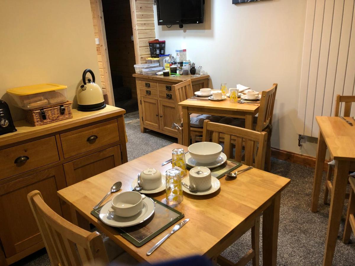 Bed and Breakfast The Old Star Winterbourne Exterior foto